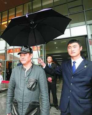 �Ա�ɽ�����˸ߴ�� �Ը����Ա�ɽ�Ķ�Թ��Ŀ