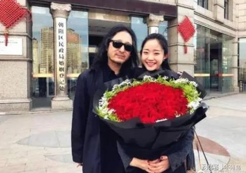 ������ʦΪʲôȢС25�����ǧ�� ϲ����ǧ�ݵ�ԭ��