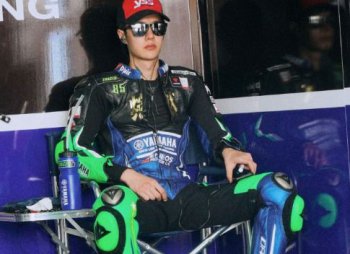 ��һ�����˼������� ӦԮɫ��ʲô��ɫ