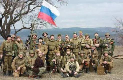 �����Ͷ���˹��ϵ ��С�ܵܺʹ��Ĺ�ϵ