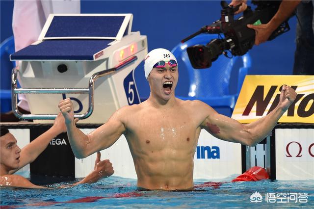 �����¼�����������ʲôԭ�� �ݱ�ĽǶȷ����˱仯