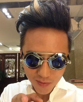 �˳��������ϼ��� ���ĸ����Ǹ����