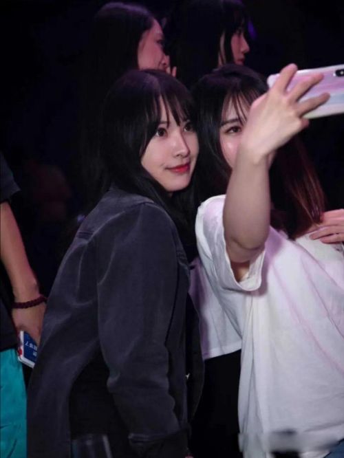 ��ktv�ϰ�Ů���ӵĹ��� �ưɵ�Ů����󶼼޸���˭