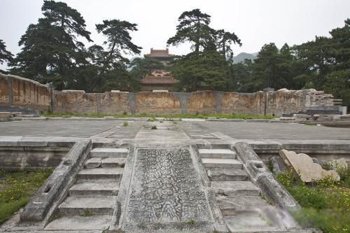 ʮ������˭��Ĺ�� һ����13λ�����ʵ������ڴ�