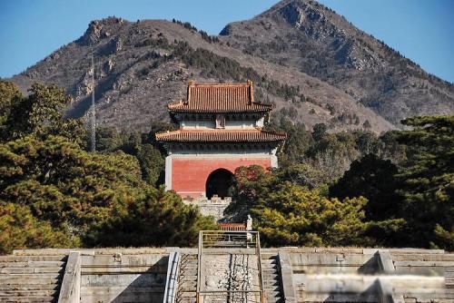 ʮ������˭��Ĺ�� һ����13λ�����ʵ������ڴ�