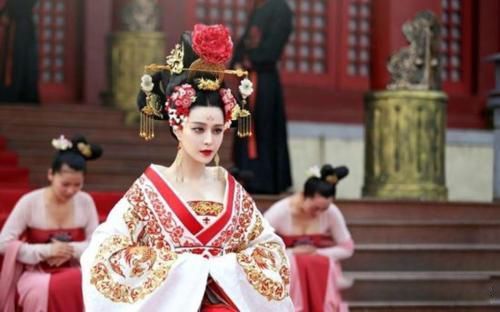 武则天61尊王宾像为什么没有头 他们的头都去了哪里