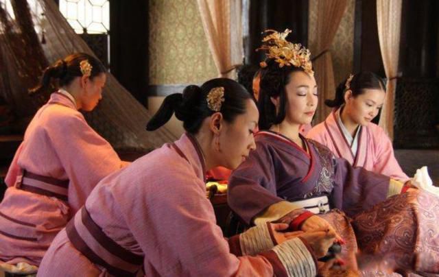 �ݷ�����������˼��� ���ǻ��˺ü�����