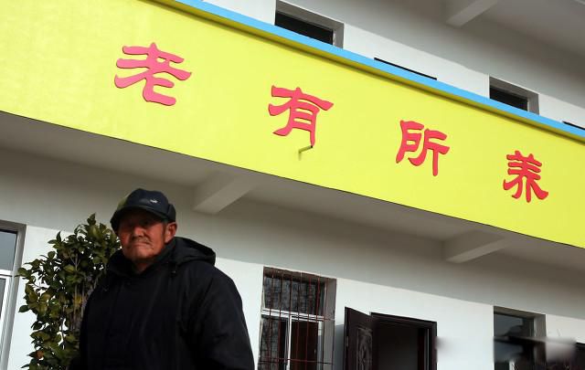 ���ǹ�̧ʬ������Ǯһ�� ������˹�ѹ��û��ô��