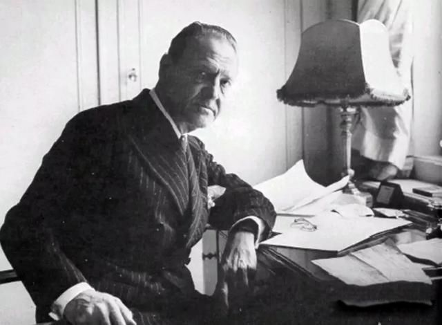 月亮与六便士讲的什么故事 这样的选择你会错愕吗