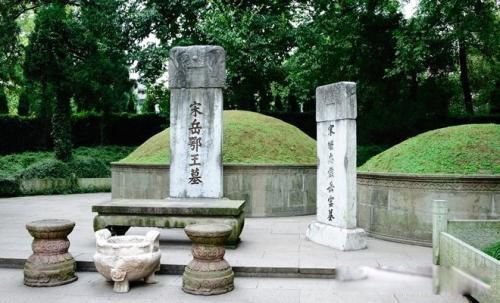 ����Ĺǰ��4������˭ �ĸ������ݺ����ɵ�����