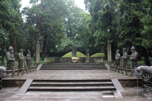 ����Ĺǰ��4������˭ �ĸ������ݺ����ɵ�����