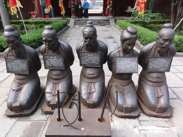 ����Ĺǰ��4������˭ �ĸ������ݺ����ɵ�����