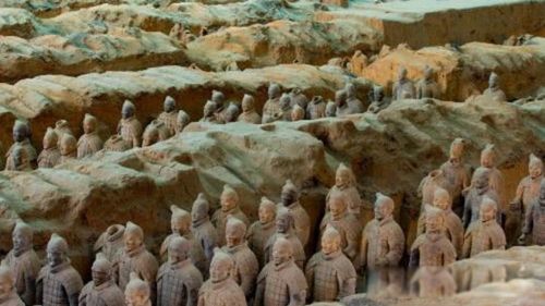 ��ʼ���м�λ���� �����м���Ů��