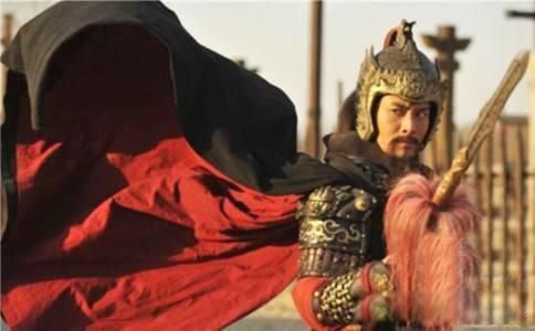 岳飞墓前原本跪着5个人,如今只剩下4个,是谁不用跪了?