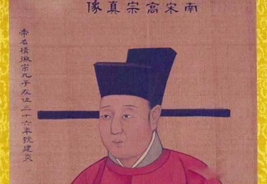 岳飞墓前原本跪着5个人,如今只剩下4个,是谁不用跪了?