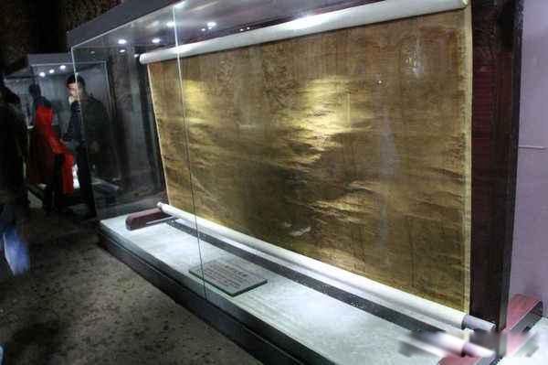 孙殿英盗墓时为何扒掉慈禧太后的裤子 所有行动都是为了钱