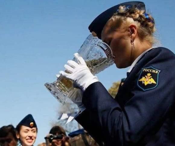 ����˹ΪʲôŮ����ô�� �г���һ������ķ�ӳ