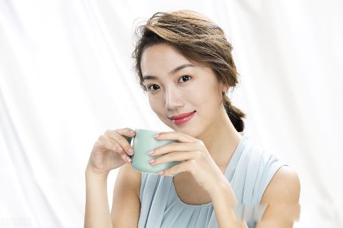 螃蟹女的三大特征 像扶弟魔和田园女一样令人望而生畏