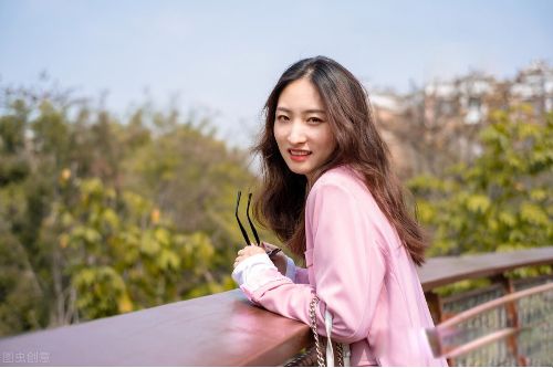 螃蟹女的三大特征 像扶弟魔和田园女一样令人望而生畏