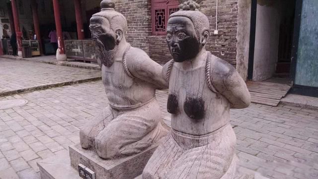 岳飞墓前跪五个人是谁 现在“站”起来了罗汝缉