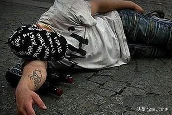 ����˹ΪʲôŮ�ı��еĶ� �ö඼ϲ�������й���չ