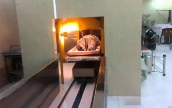 ���᳡�ϰ���ʵ���� ��������¯��ʬ��ġ��ҽС���