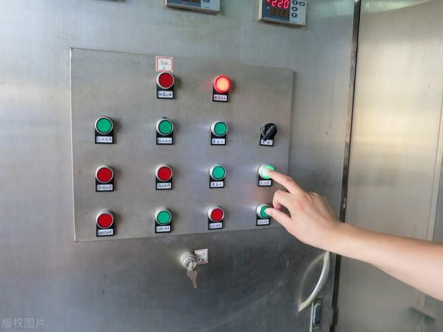 ���᳡�ϰ���ʵ���� ��������¯��ʬ��ġ��ҽС���