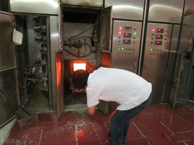 ���᳡�ϰ���ʵ���� ��������¯��ʬ��ġ��ҽС���