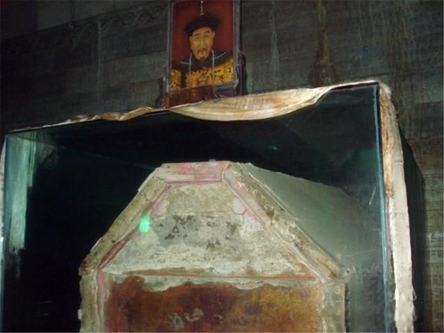 ���Ӣ������ı������ȥ���� һ�����л�����߹���Ա