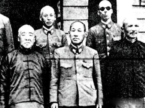 ���Ӣ������ı������ȥ���� һ�����л�����߹���Ա