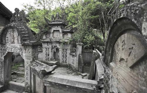 �ܲٵ���˭��Ĺ ������ľ�����Т�����������Ĺ