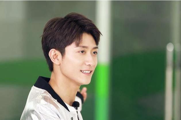 ���˲���Ů�˲��� �ü�����ȼ�������е�����