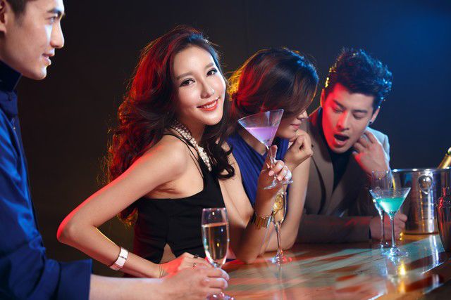 ktv的女孩最后嫁给谁了 夜场姑娘由老实人接盘
