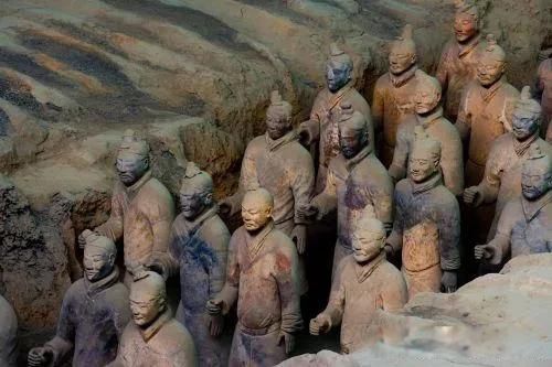 人殉制度是什么时候开始 因为古代整个社会都比较迷信