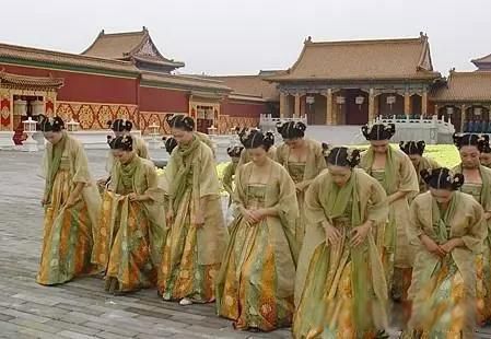 人殉制度是什么时候开始 因为古代整个社会都比较迷信