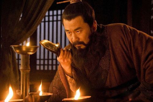 �ܲٵ�Ĺ������� ��ʵ�����Ǹ���ͷ����