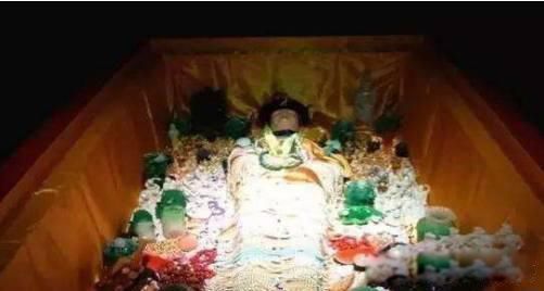 ���Ӣ��ĹʱΪ�ΰǵ�����̫��Ŀ��� �����³������