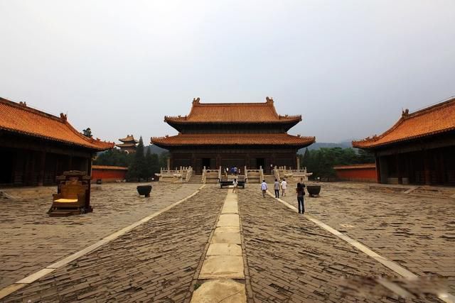 ���Ӣ��ĹʱΪ�ΰǵ�����̫��Ŀ��� �����³������