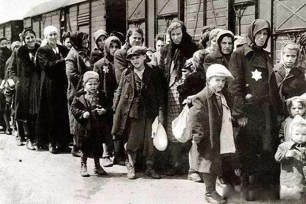 犹太人被纳粹灭族的原因 为什么被德国人痛恨受到歧视