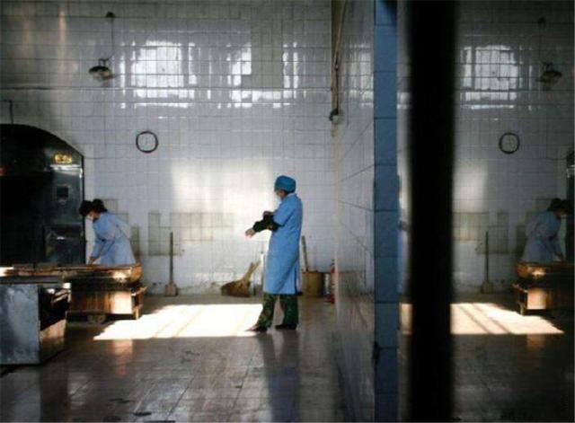 ���ǹ�һ���¶���Ǯ �ڲ�������Ա�ķֹ�