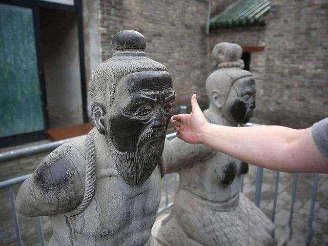 ����Ĺǰ�����������һ�� ����5�˱�4�˵���ʷ����