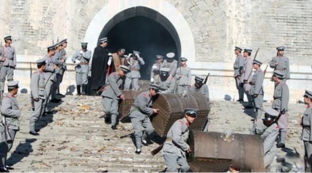 ���Ӣ��ĹʱΪʲôҪ�Ѵ������ϵ��·���������