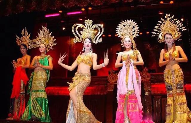 萨瓦迪卡欢迎大家来到我们美丽的泰国 是女生说的吗