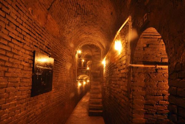 �ܲٵ���˭��Ĺ ��ĵ�����Т��Ĺ