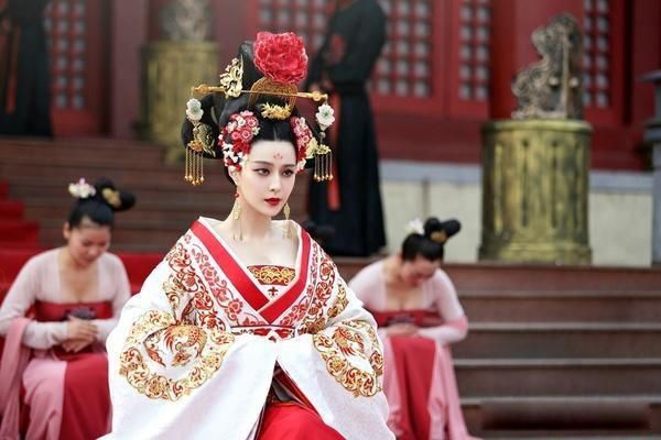 无字碑与哪位人物相关 这是著名的武则天无言碑