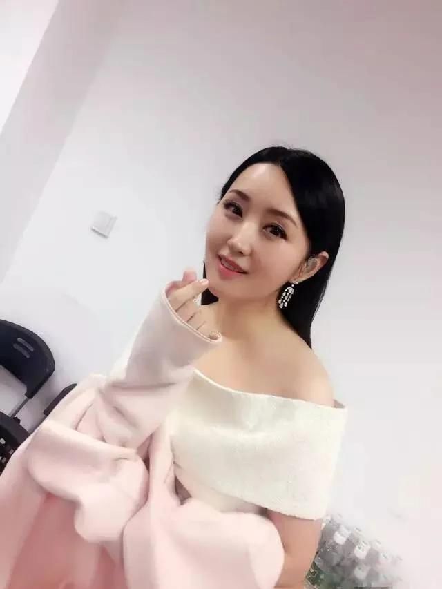 ����ӨΪʲô�иڸ� �����͸¶���Լ���С��