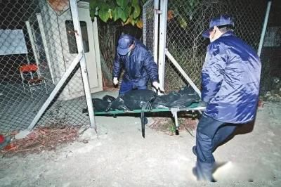 ���ǹ�̧ʬ��һ��800����� ����������������������