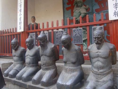 ����Ĺǰ�����������һ�� ��������ֽ����꼭