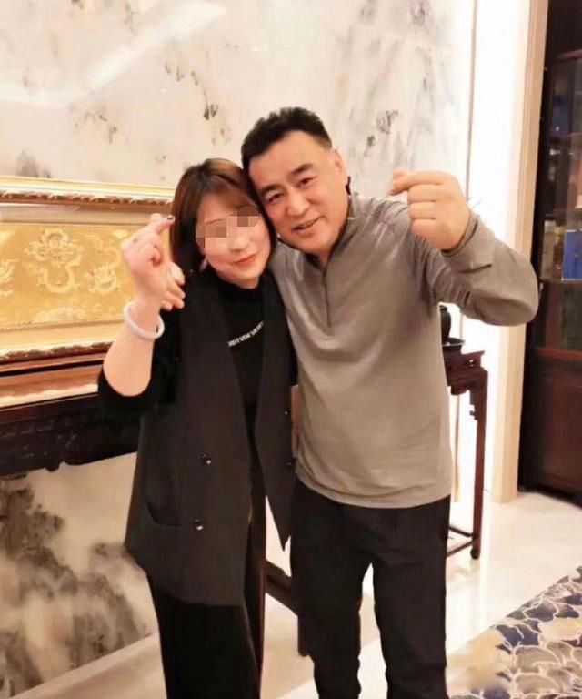 张宏民为什么至今单身 在街上吃一个冰棍就说可怜