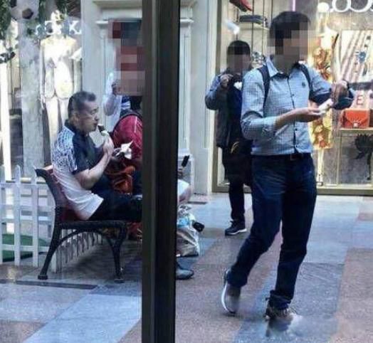 张宏民为什么至今单身 在街上吃一个冰棍就说可怜